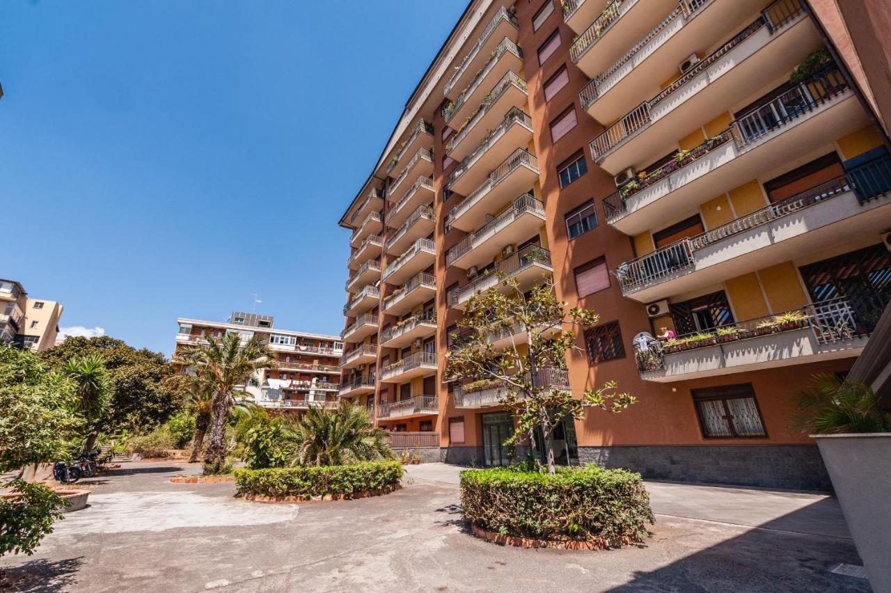 Piazza Europa Landscape By Wonderful Italy Apartment Катания Екстериор снимка